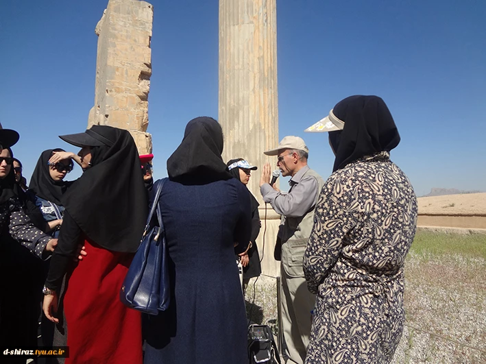 بازدید دانشجویان معماری از تخت جمشید
