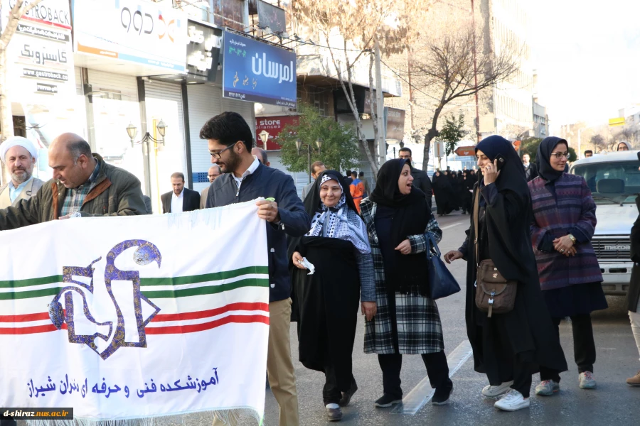 حضور رئیس و کارکنان و اساتید و دانشجویان دانشکده فنی و حرفه ای دختران شیراز در مراسم بدرقه تاریخی شهید حاج قاسم سلیمانی.    5