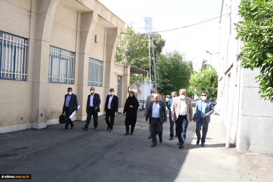 معاون هماهنگی امور عمرانی استانداری فارس از دانشکده فنی وحرفه ای الزهرا شیراز باز دید کرد... 2