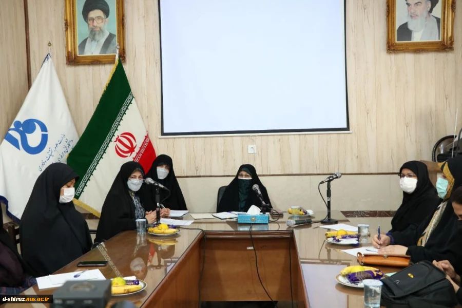 دیدارسرکار خانم دکترانسیه خزعلی معاون رئیس جمهور در امور زنان و خانواده در دانشکده فنی و حرفه ای دختران شیرازبا بانوان فرهیخته و نخبگان استان فارس 5