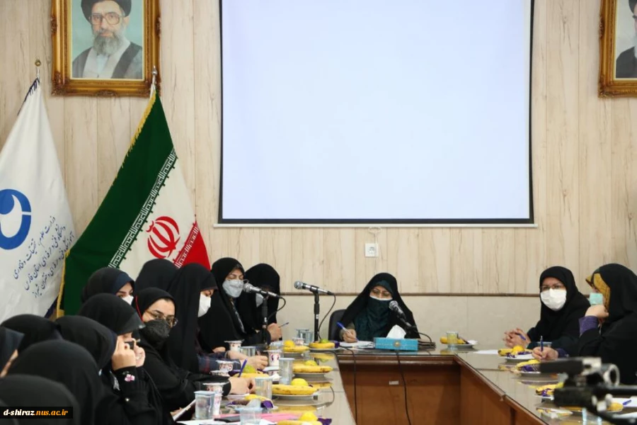 دیدارسرکار خانم دکترانسیه خزعلی معاون رئیس جمهور در امور زنان و خانواده در دانشکده فنی و حرفه ای دختران شیرازبا بانوان فرهیخته و نخبگان استان فارس 10