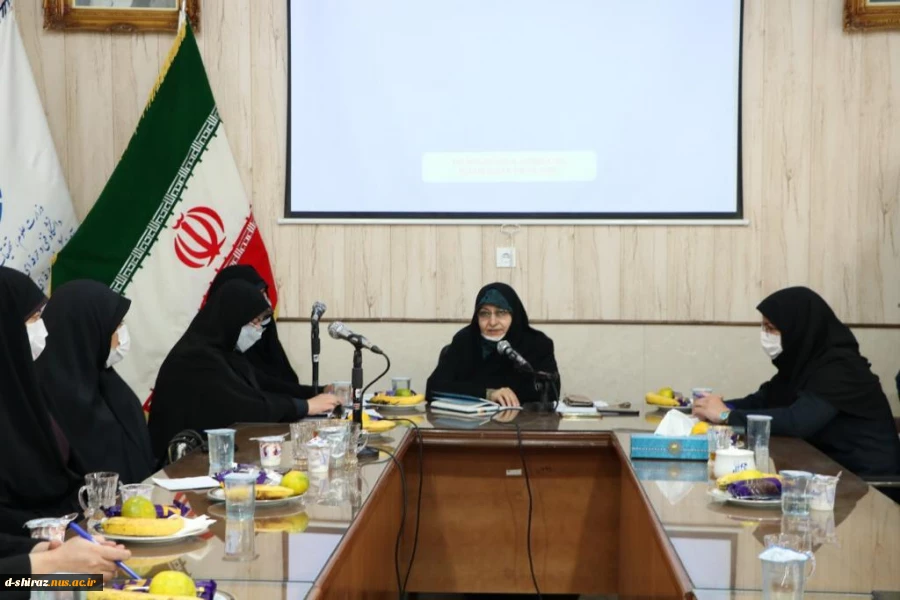 دیدارسرکار خانم دکترانسیه خزعلی معاون رئیس جمهور در امور زنان و خانواده در دانشکده فنی و حرفه ای دختران شیرازبا بانوان فرهیخته و نخبگان استان فارس 13