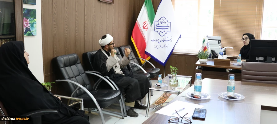 تبادل نظر دکتر مریم براتی و حوزه فرهنگی با امام جماعت دانشکده حجةالاسلام محمد نصیری  2